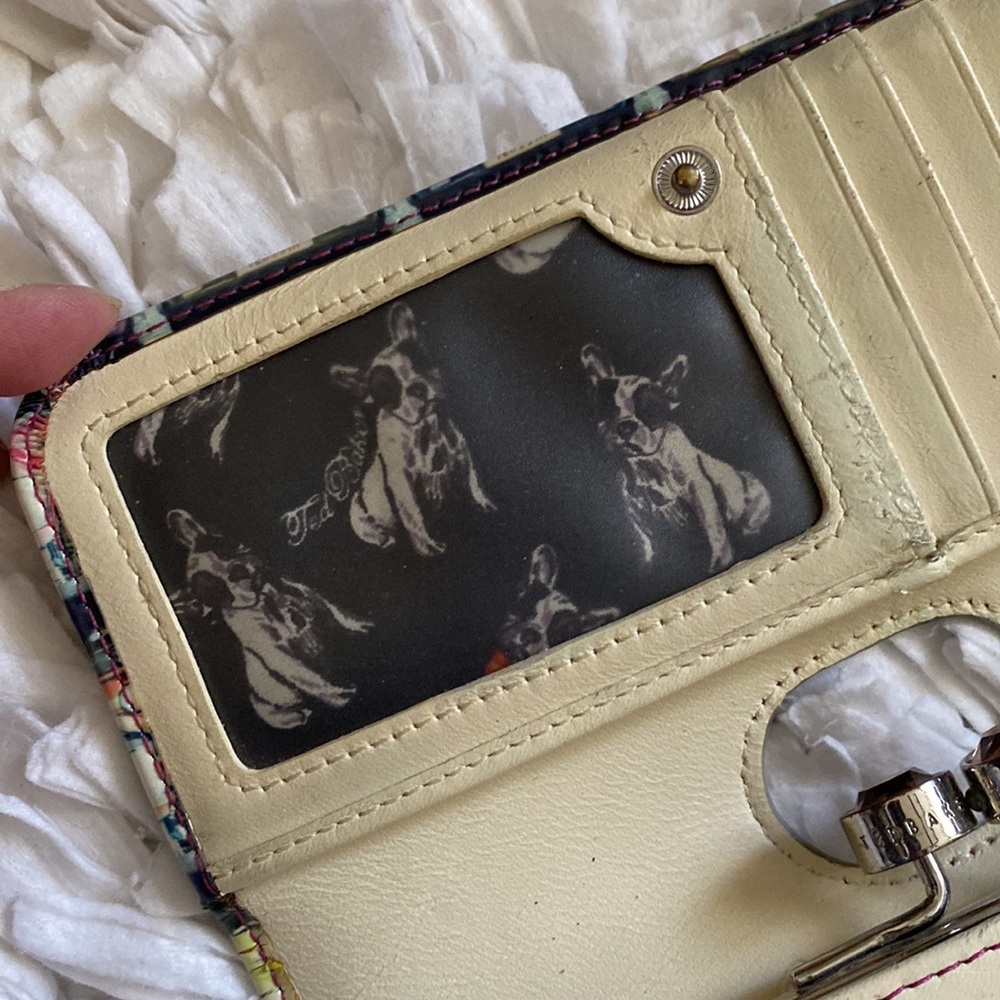 TED BAKER LONDON Iconic Taxi Patent Leather Wallet - Picture 4 of 10